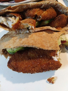 A picture of Fish in a Pita.