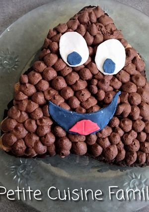 Une photo de Gâteau crotte "Emoji" façon number cake