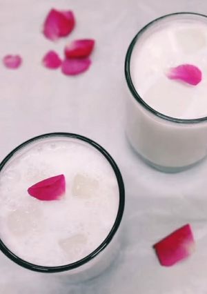 ટેન્ડર કોકોનટ લસ્સી (Tender Coconut Lassi Recipe In Gujarati) રેસીપી મુખ્ય ફોટો