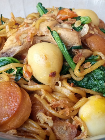 Bagaimana Membuat Mie goreng Sosis telur Murah