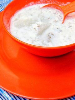A picture of Fresh cowmilk & millet gruel (fura da nono).