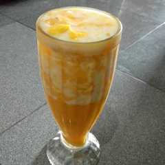 A picture of Jus mangga #Enakanbikinsendiri.