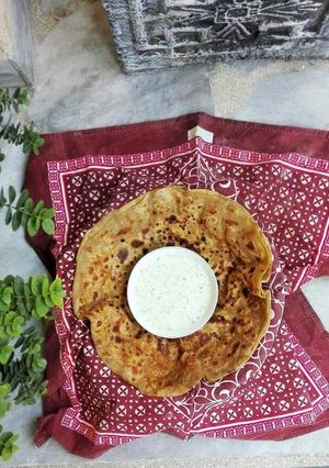 A picture of Alo ka Paratha.