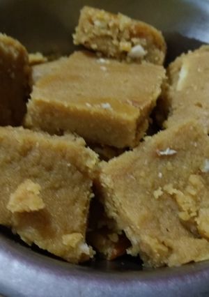 સુખડી રેસીપી મુખ્ય ફોટો