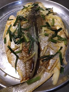 A picture of Steamed Fish.