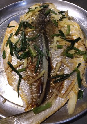 A picture of Steamed Fish.