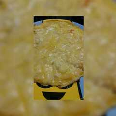 A picture of Cheese onion egg (dadar).