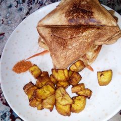 A picture of Toast bread/fried plantain.
