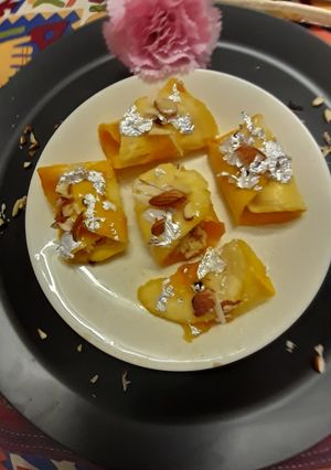 A picture of Mango khoya roll.
