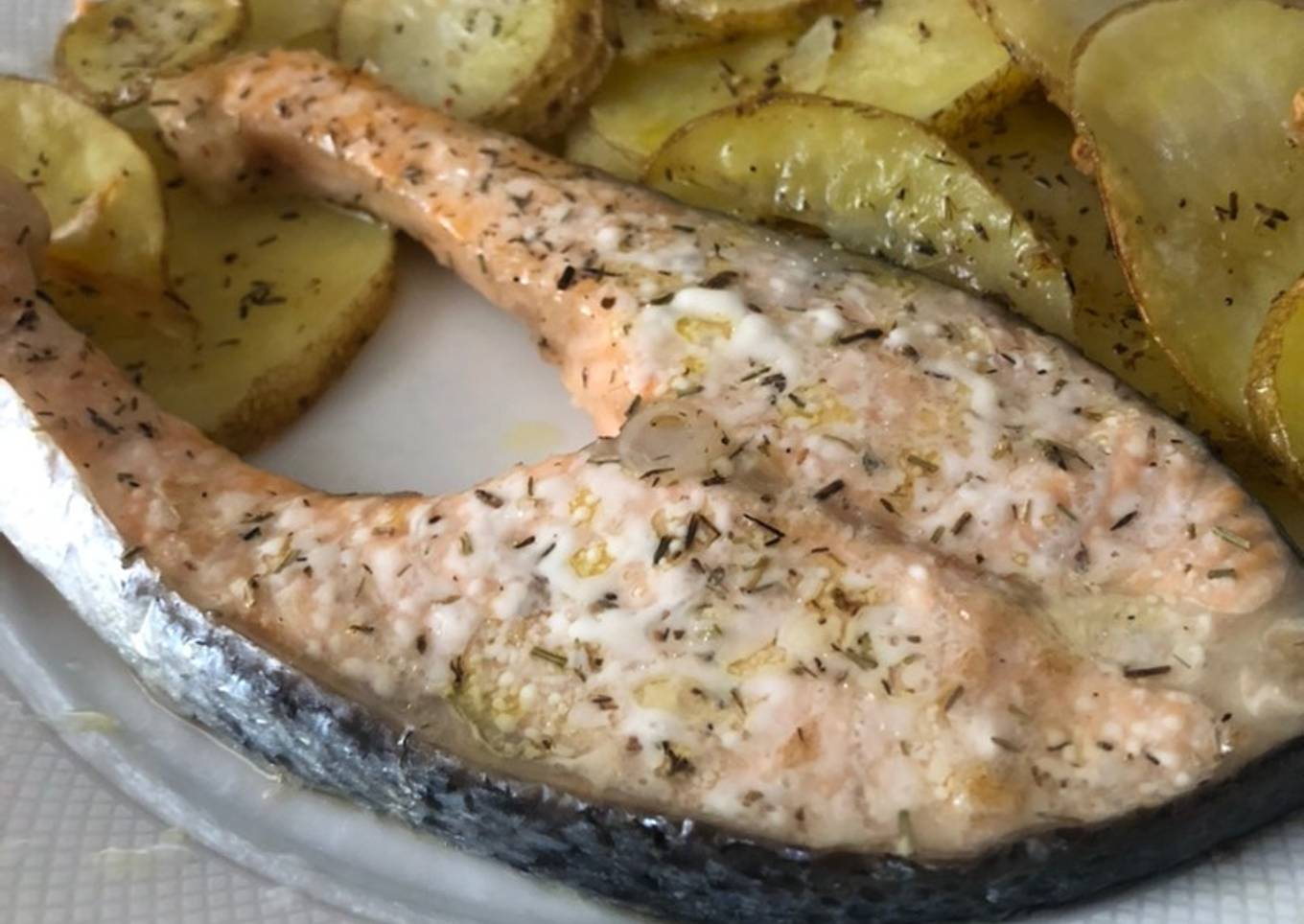 Salmón al horno con patatas🐟