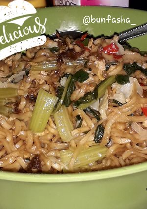 Foto resep Oseng mie telur sayur jamur simple