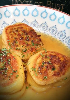 Une photo de Fleischschnacka (escargots de pâte à nouille à la viande)
