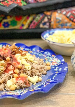 A picture of Egyptian Koshari.