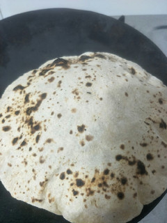 ફુલકા રોટી (Fulka Roti Recipe In Gujarati) રેસીપી મુખ્ય ફોટો