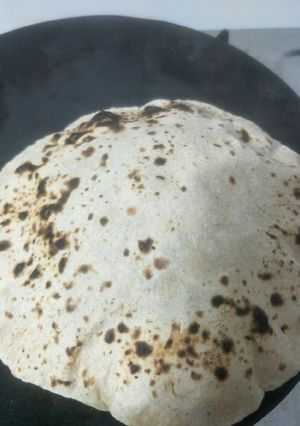 ફુલકા રોટી (Fulka Roti Recipe In Gujarati) રેસીપી મુખ્ય ફોટો