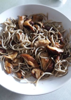 Una foto de Gulas con setas