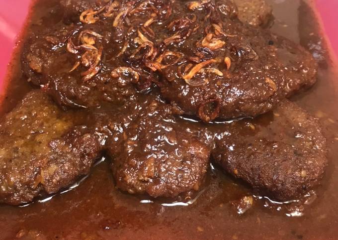 Semur daging patty