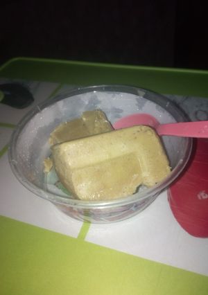 A picture of Banana + Avocado ice cream.