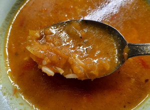 Una foto de Sopa de zapallo con arroz y pollo