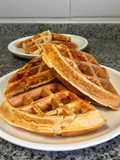 Waffles salados, rellenos de jamón y queso