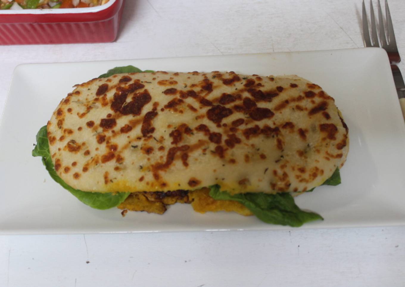 Focaccia con pechuga de pollo