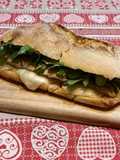 Panino primo sale siciliano bianco, filetti di sgombro e rucola