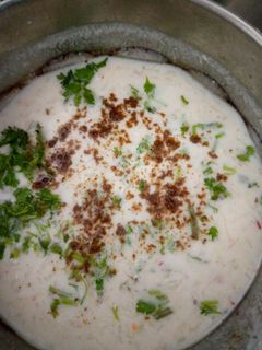 खीरे का रायता (kheere ka raita recipe in Hindi) रेसिपी मुख्य फोटो