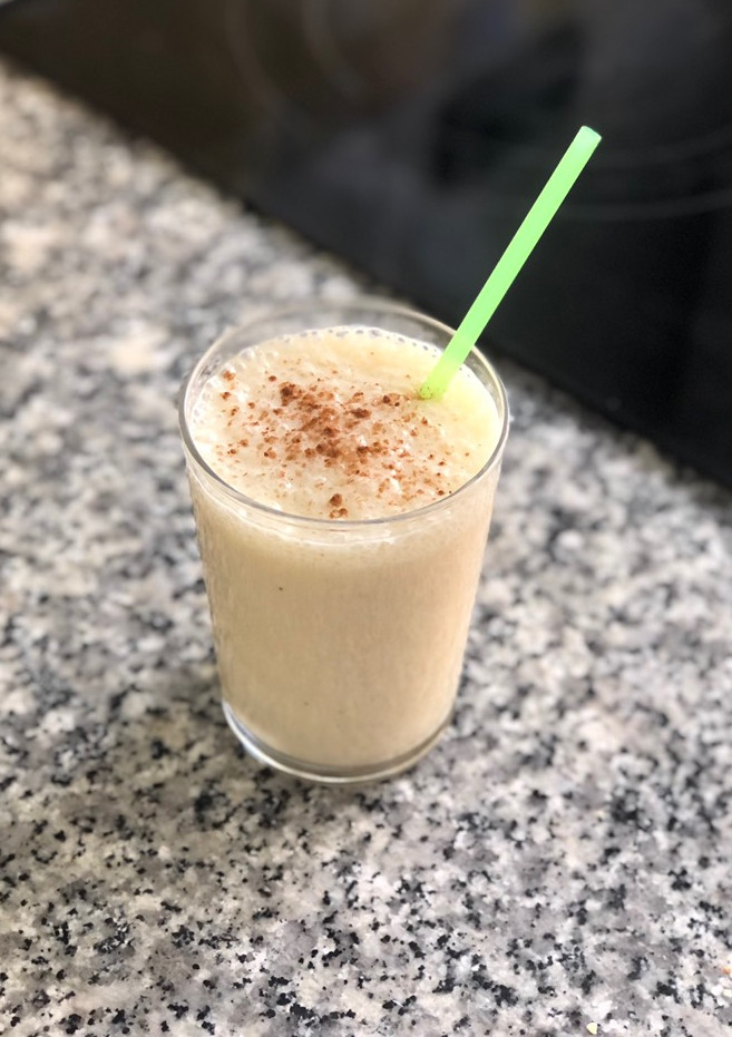 Una foto de Batido (smoothie) de plátano y piña🍌🍍