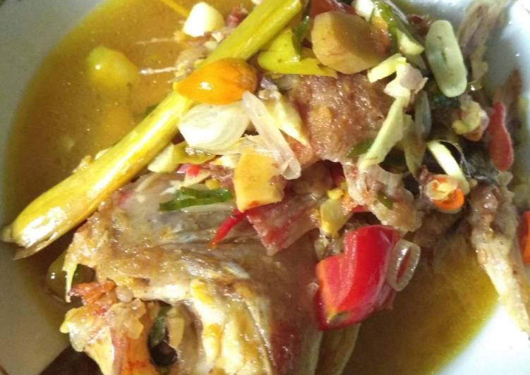 Langkah Mudah untuk mengolah Kepala kakap kuning, Enak Banget