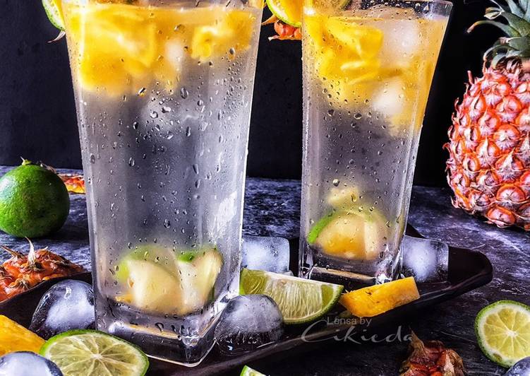 Pineapple lime mojito