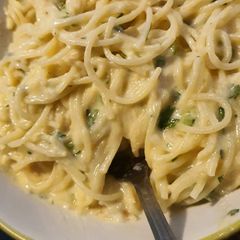 A picture of Garlic cheese pasta.