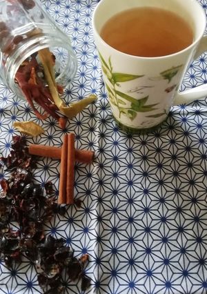 Une photo de Tisane de cynorhodon, cannelle et pomme