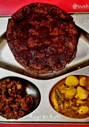 रागी आटा का रोटी और कंदा की सब्जी रेसिपी मुख्य फोटो