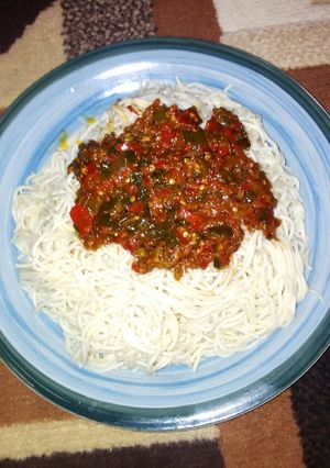 A picture of Spaghetti wit stew.