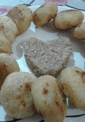 A picture of Kakara pitha.