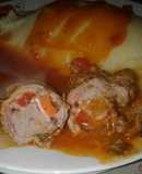 Niños envueltos (de carne) con puré de papas :