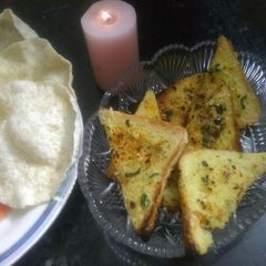 A picture of Garlic bread.
