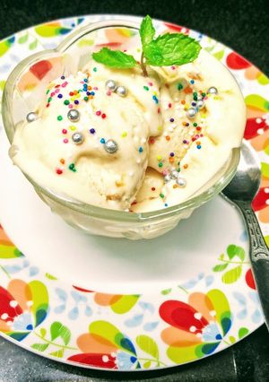 A picture of Orange Marmalade Icecream.