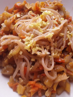 Una foto de Espaguetis🍝🍜 con verduras🍝🥗!!!