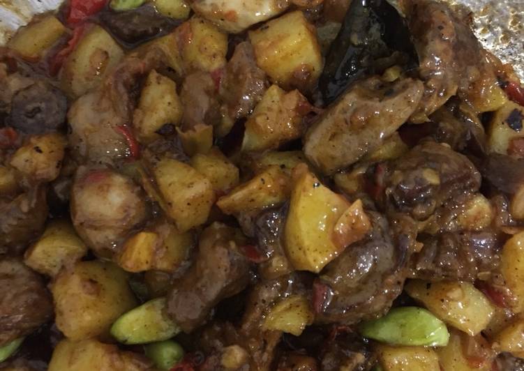 Sambel goreng kentang dan ampela hati ayam