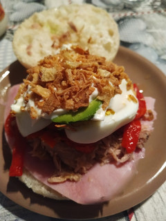 Una foto de Sándwich de atún