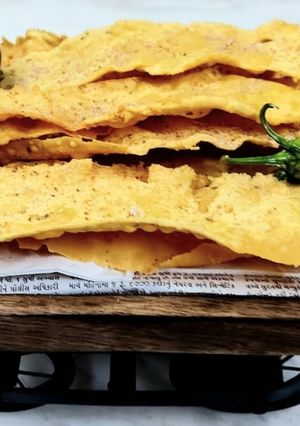 A picture of Fafda.