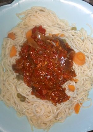 A picture of Spaghetti with Peppery Onions sauce.