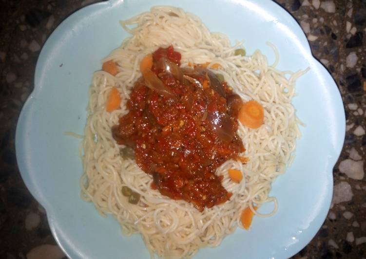 Spaghetti with Peppery Onions sauce