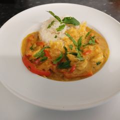 A picture of McPhee's Coconut and Bell Pepper King Prawn Curry.