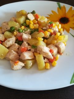 Zöldséges egytálétel csirkemellel recept fotója
