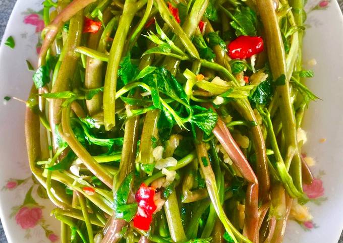 Công thức làm món gỏi rau muống tôm thịt ngon lạ