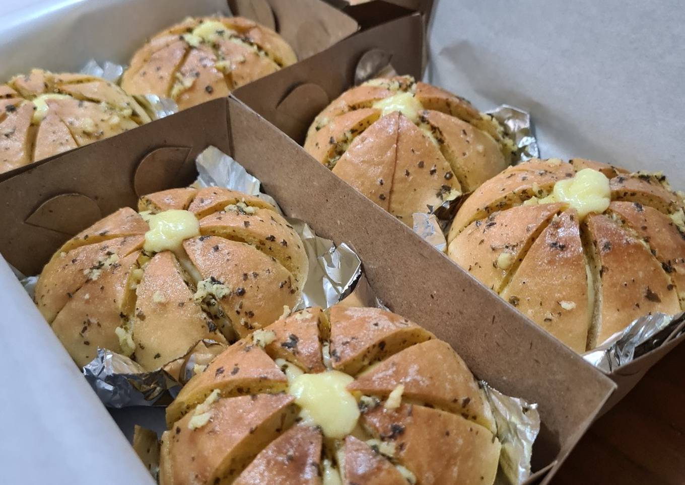 Korean Garlic Cheese Bread