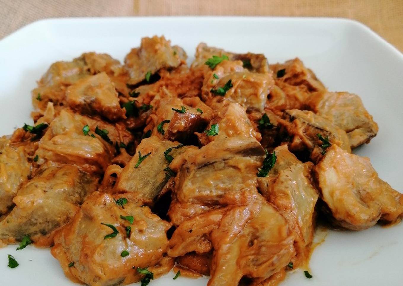 Berenjenas y champiñones en salsa de cacahuete