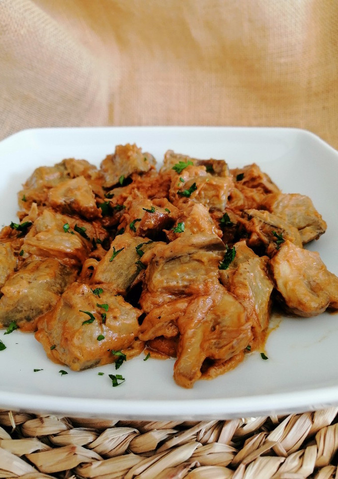 Una foto de Berenjenas y champiñones en salsa de cacahuete